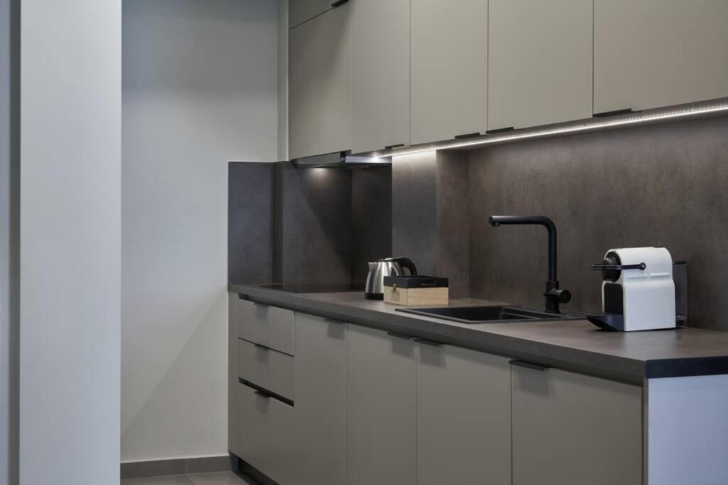 Apartmán Little Gem: Modern Urban Retreat Atény Exteriér fotografie