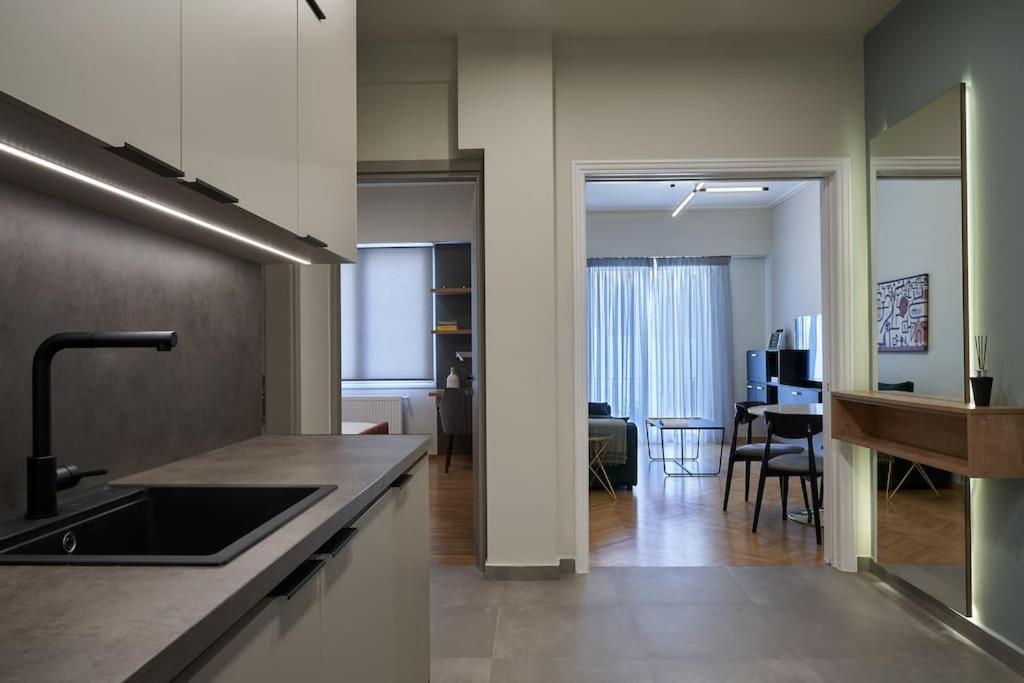 Apartmán Little Gem: Modern Urban Retreat Atény Exteriér fotografie