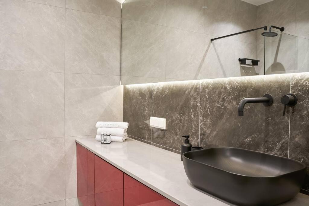 Apartmán Little Gem: Modern Urban Retreat Atény Exteriér fotografie