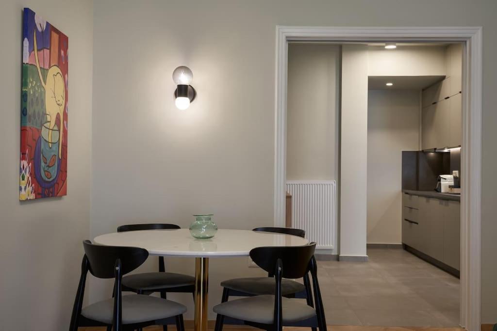 Apartmán Little Gem: Modern Urban Retreat Atény Exteriér fotografie